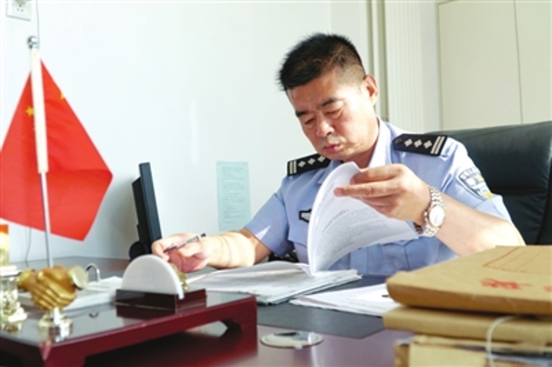 兴庆区公安分局局长助理张晓虎 既以丹心入警 便将此生许国